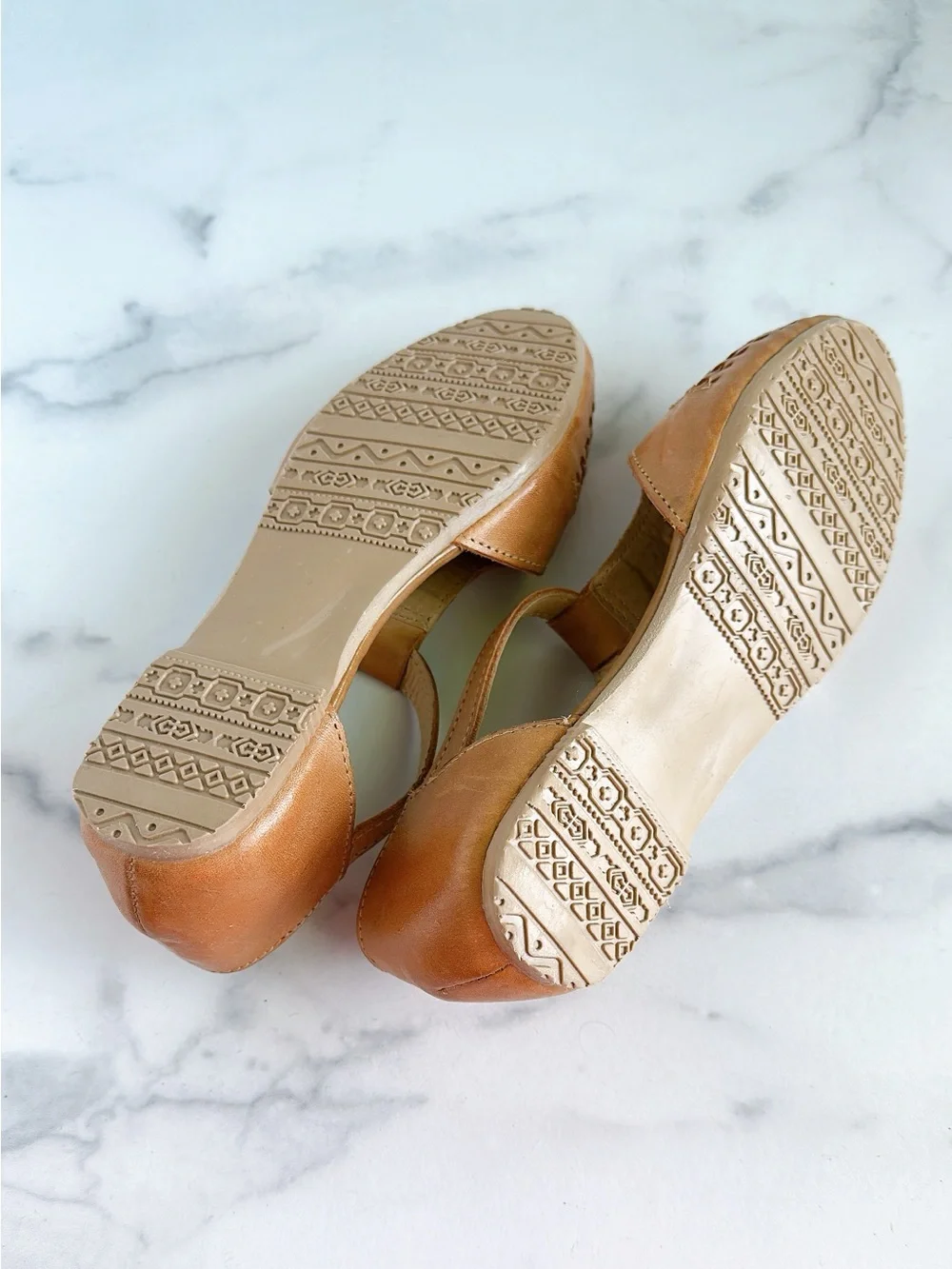 Sbicca Women's Tan Leather T-Strap Woven Flats - Picture 6 of 6
